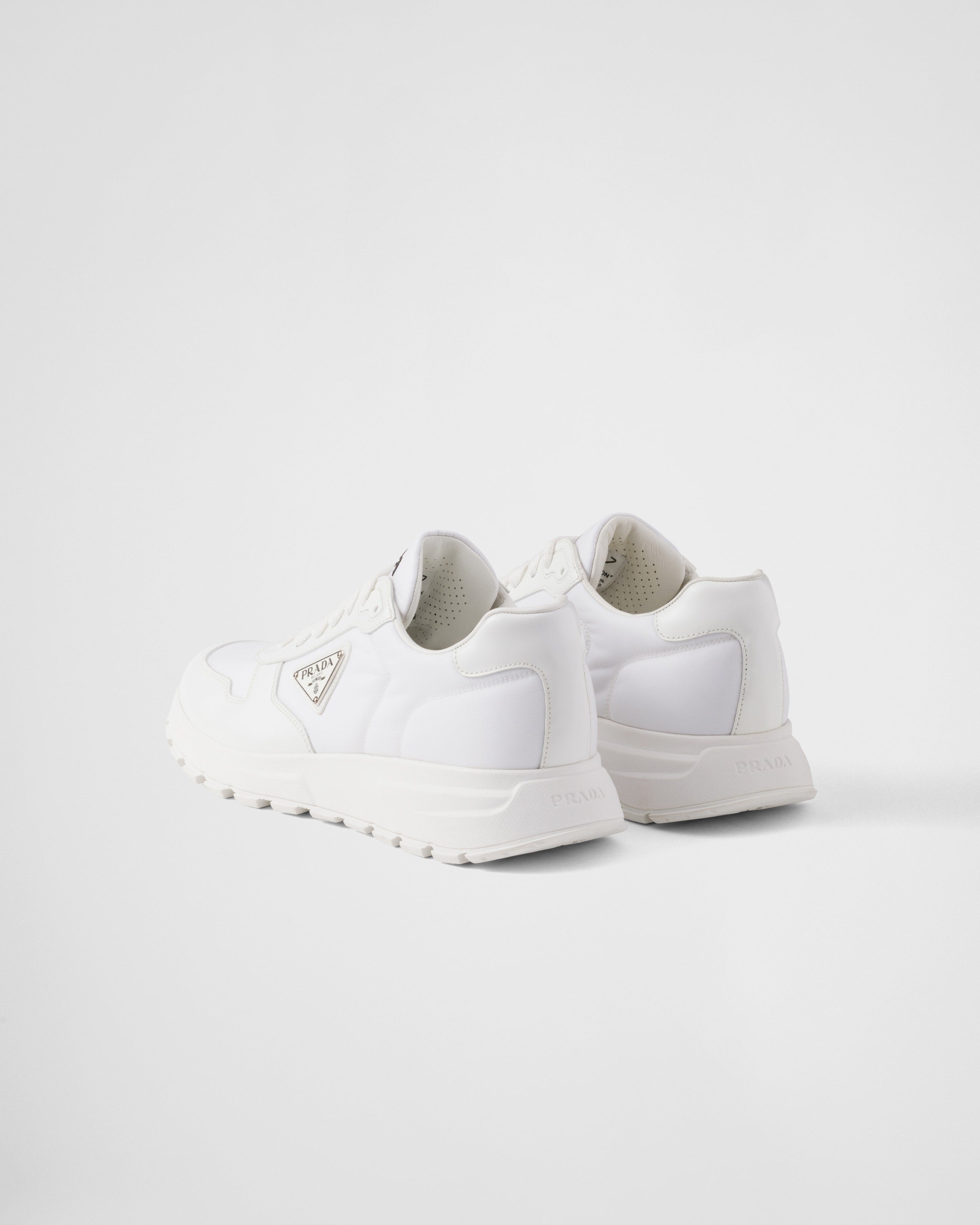 Basket Prada White en cuir brossé