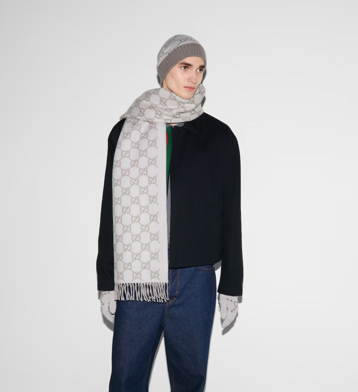 Bonnet et Écharpe en jacquard de cachemire GG ivoire et Grey clair