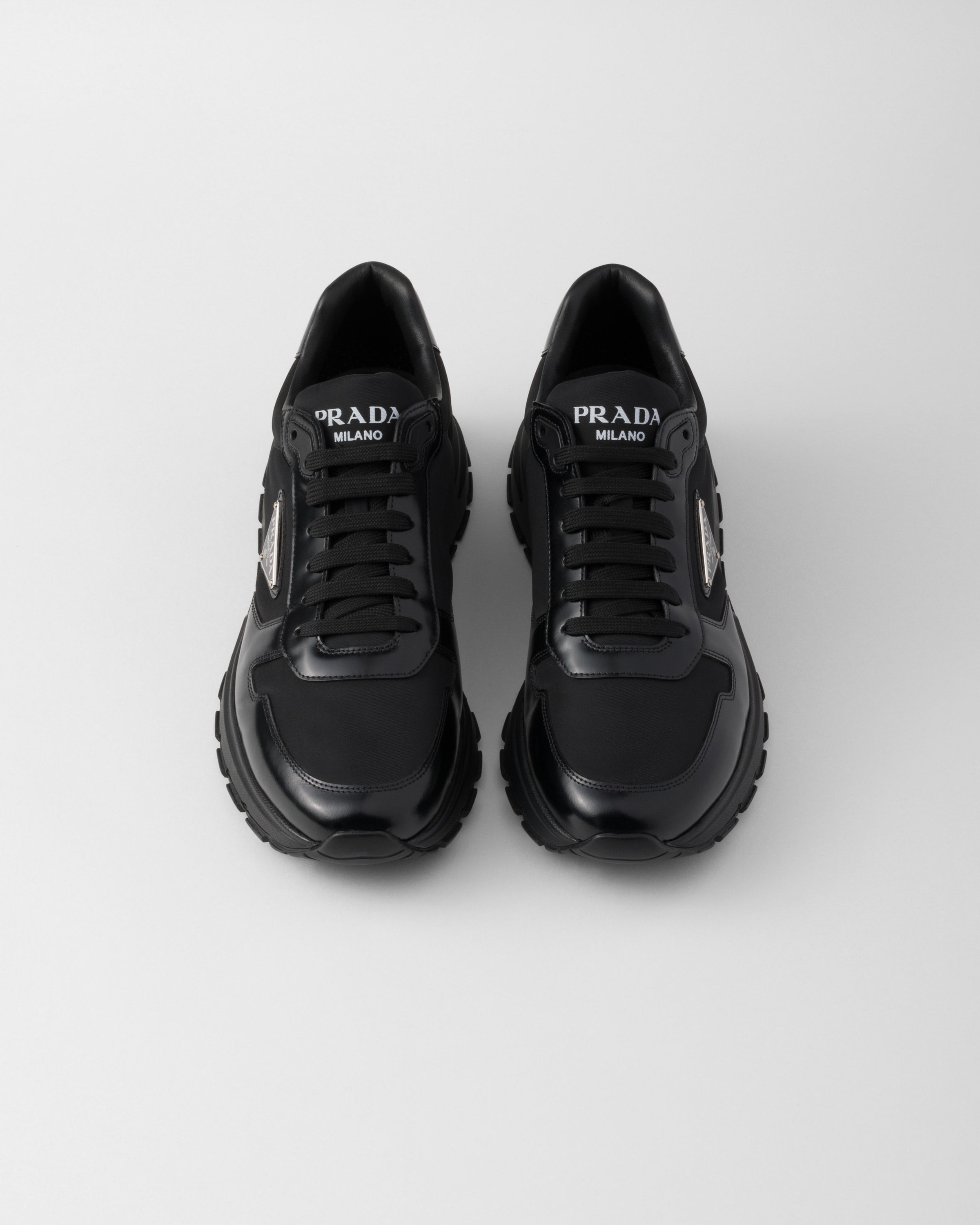Basket Prada Black en cuir brossé